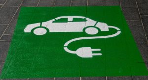 Chinese EV companies report strong growth...